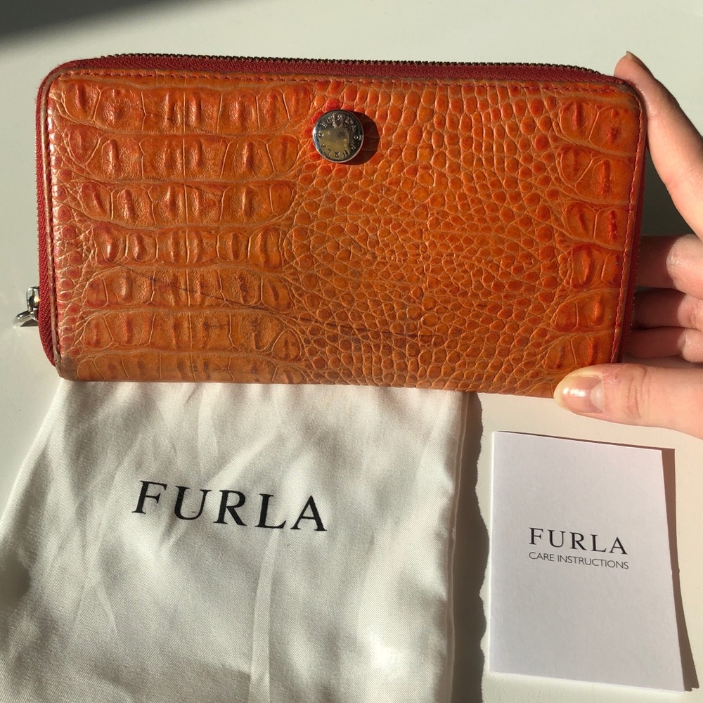 Furla Leather Snakeskin Zipper Wallet - Orange 🍊